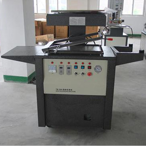 TB390 Vacuum Skin Packaging Machine