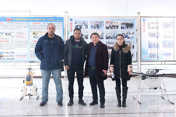 Warmly Welcome Israeli Customers to Visit China Coal Group for Purchasing Auto Pallet Wrap Machine