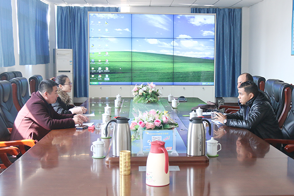 Warmly Welcome Israeli Customers to Visit China Coal Group for Purchasing Auto Pallet Wrap Machine