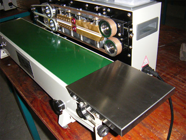 Powerful Backing Of Plastic Sealing Machines For Bagged Food